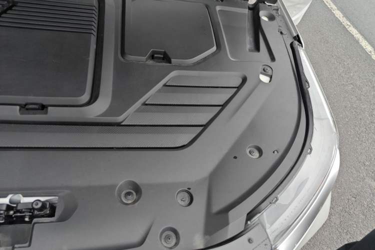 Used Chery Tiggo 8 PRO 2025 290T Two-Wheel Drive Prestige Edition Engine Bay Left