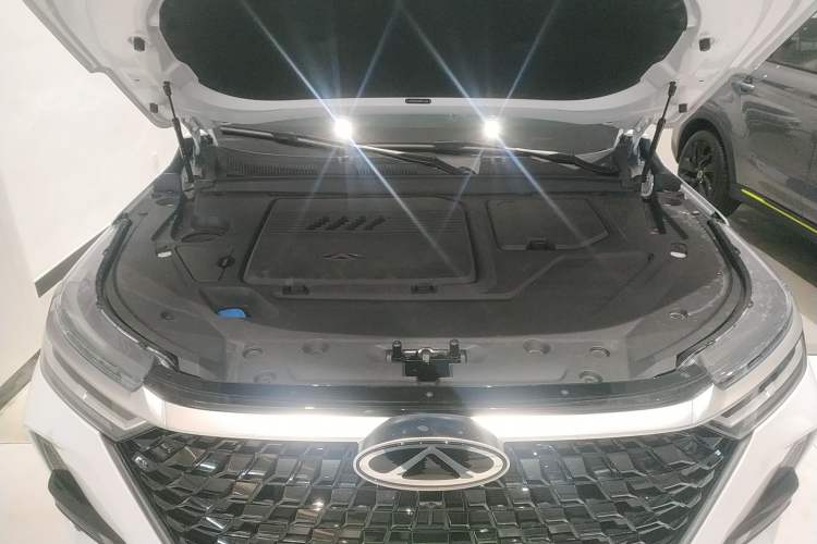 Used Chery Tiggo 8 PRO 2025 290T Two-Wheel-Drive Luxury Edition Engine Bay
