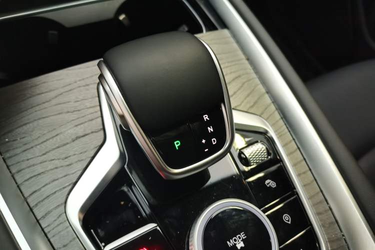 Used Chery Tiggo 8 PRO 2025 290T Two-Wheel-Drive Luxury Edition Gear Lever