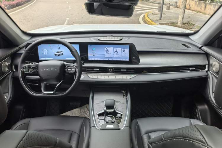Used Chery Tiggo 8 PRO 2025 290T Two-Wheel-Drive Luxury Edition Interior 1