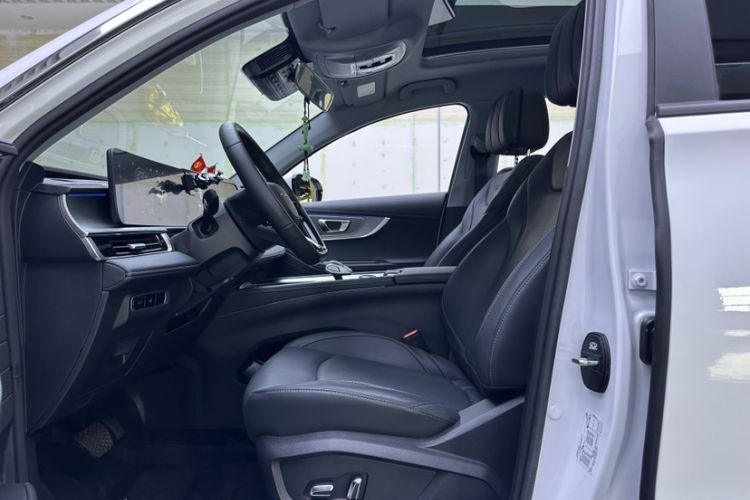 Used Chery Tiggo 8 PRO 2025 290T Two-Wheel-Drive Luxury Edition Interior 2