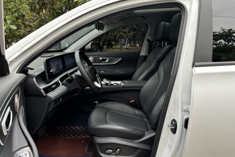 Used Chery Tiggo 8 PRO 2025 290T Two-Wheel-Drive Luxury Edition Interior 2