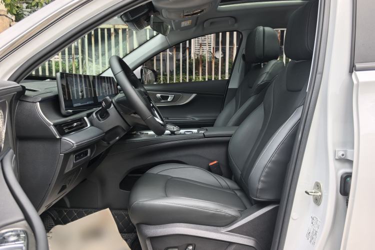 Used Chery Tiggo 8 PRO 2025 290T Two-Wheel-Drive Luxury Edition Interior 5