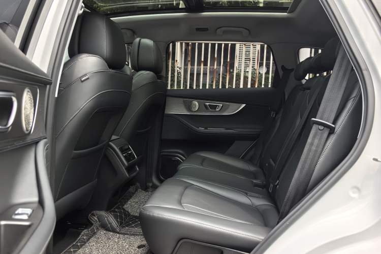 Used Chery Tiggo 8 PRO 2025 290T Two-Wheel-Drive Luxury Edition Interior 6