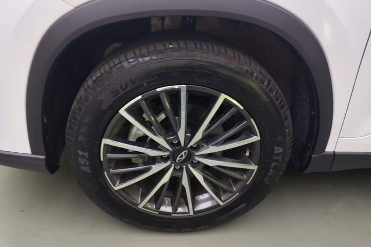 Used Chery Tiggo 8 PRO 2025 290T Two-Wheel-Drive Luxury Edition Left Front Wheel Hub