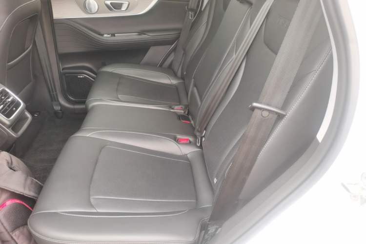 Used Chery Tiggo 8 PRO 2025 290T Two-Wheel-Drive Luxury Edition Left Rear Seat