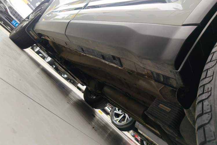 Used Chery Tiggo 8 PRO 2025 290T Two-Wheel-Drive Luxury Edition Left Side Sill