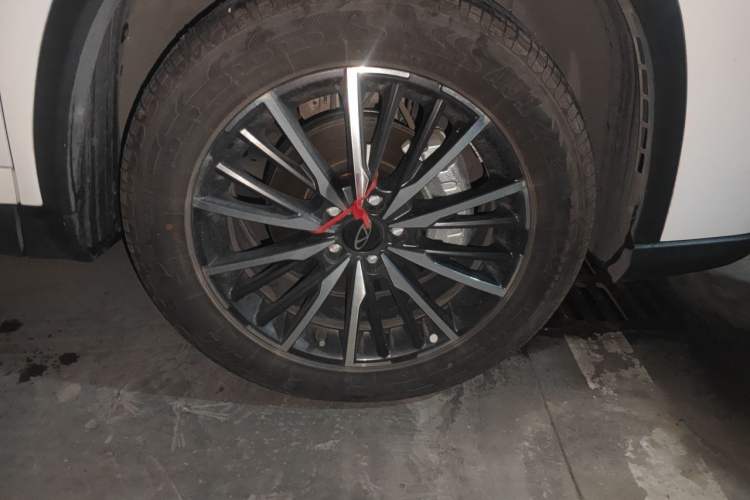 Used Chery Tiggo 8 PRO 2025 290T Two-Wheel-Drive Luxury Edition Right Front Wheel Hub
