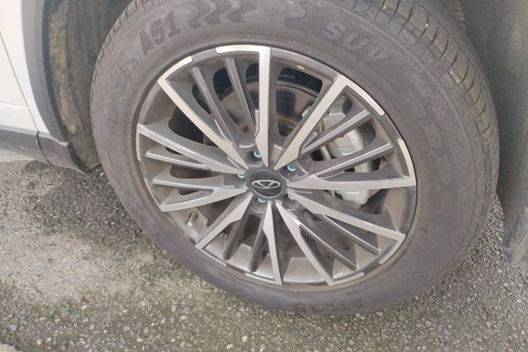 Used Chery Tiggo 8 PRO 2025 290T Two-Wheel-Drive Luxury Edition Right Front Wheel Hub