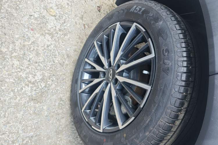Used Chery Tiggo 8 PRO 2025 290T Two-Wheel-Drive Luxury Edition Right Rear Wheel Hub