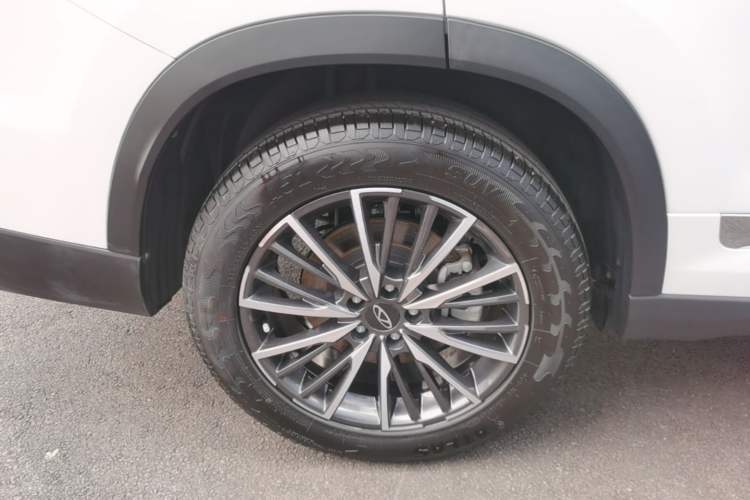 Used Chery Tiggo 8 PRO 2025 290T Two-Wheel-Drive Luxury Edition Right Rear Wheel Hub