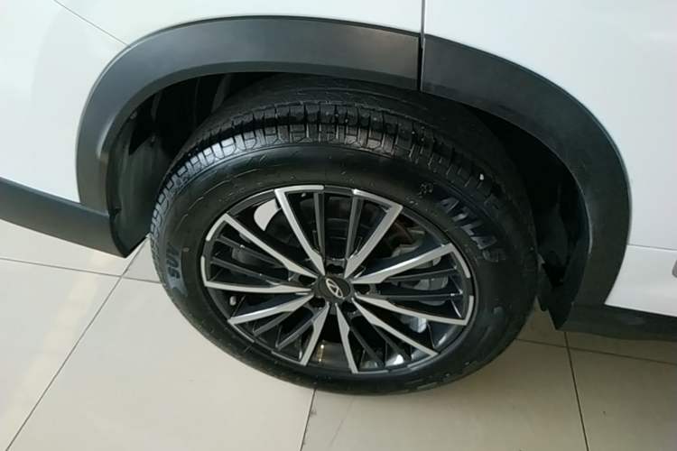 Used Chery Tiggo 8 PRO 2025 290T Two-Wheel Drive Prestige Edition Right Rear Wheel Hub