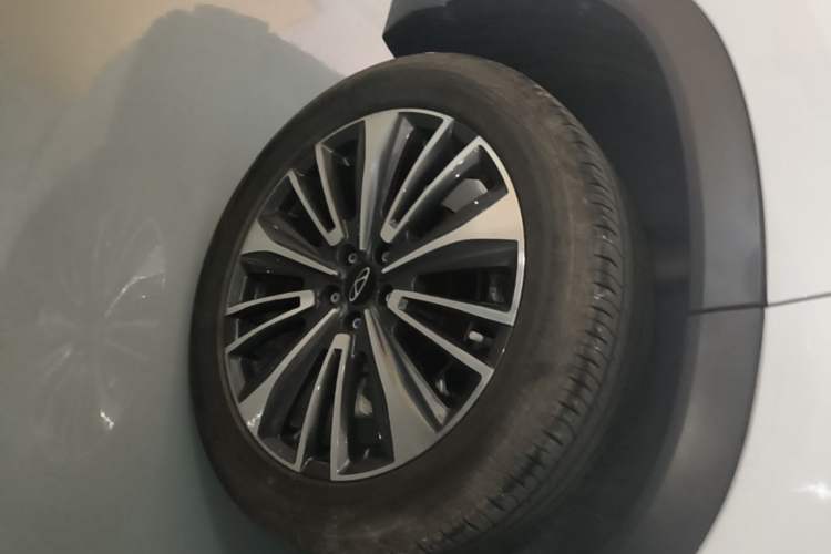 Used Chery Tiggo 8 PRO 2025 390T Two-Wheel Drive Prestige Version I Right Rear Wheel Hub