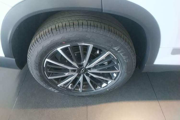 Used Chery Tiggo 8 PRO 2025 290T Two-Wheel-Drive Luxury Edition Right Rear Wheel Hub
