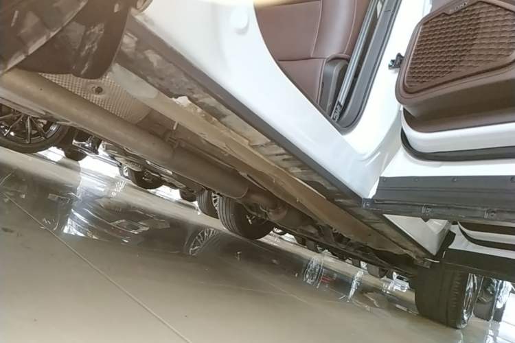 Used Chery Tiggo 8 PRO 2025 290T Two-Wheel Drive Prestige Edition Right Side Sill
