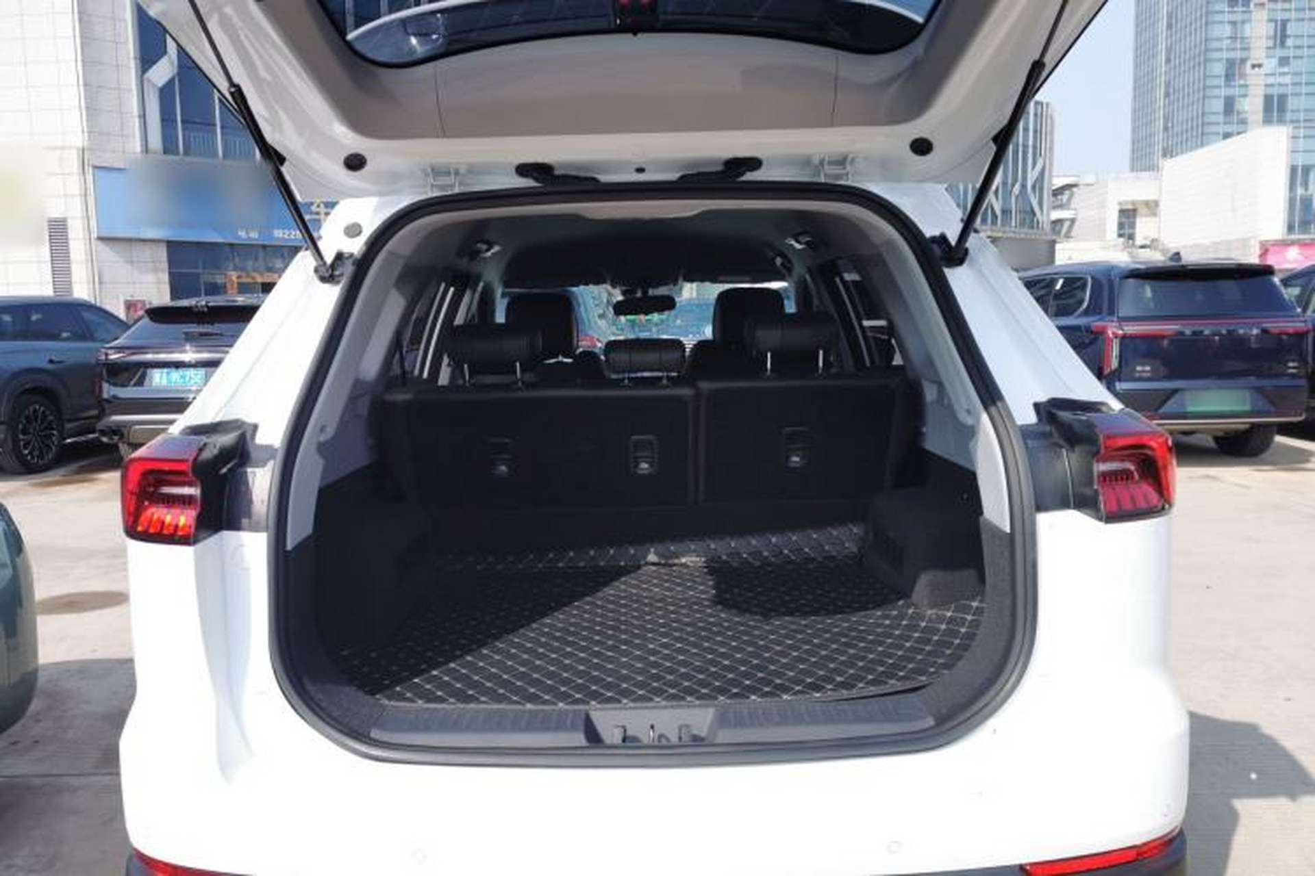 Used Chery Tiggo 8 PRO 2025 290T Two-Wheel Drive Comfort Edition Trunk