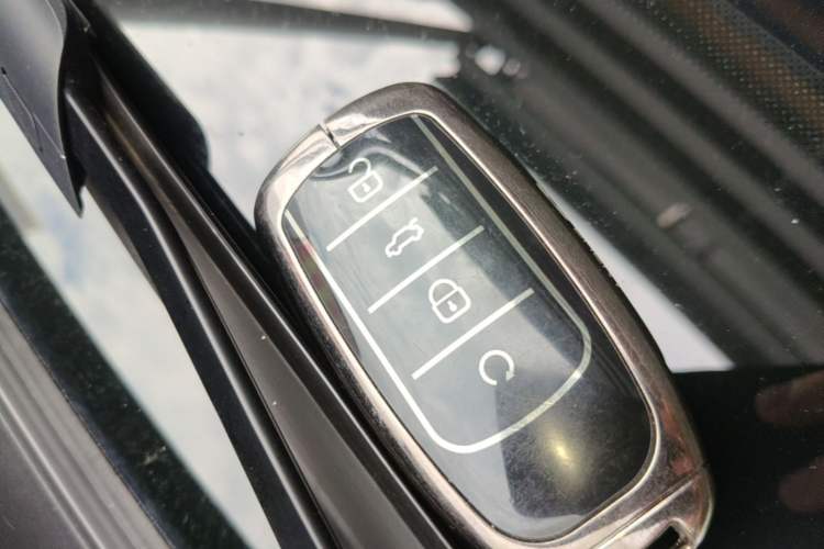 Used Chery Tiggo 8 PRO 2025 290T Two-Wheel-Drive Luxury Edition Vehicle Key