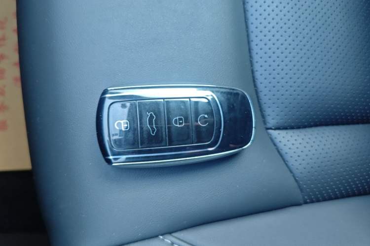 Used Chery Tiggo 8 PRO 2025 290T Two-Wheel-Drive Luxury Edition Vehicle Key