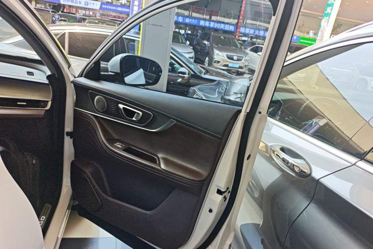 Used Chery Tiggo 8 PRO New Energy 2023 1.5T Enjoyment Edition Interior 5