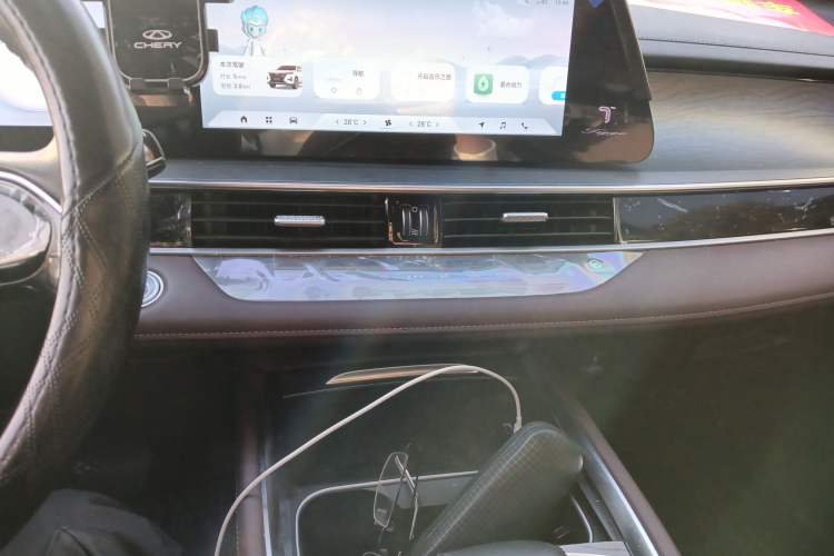 Used Chery Tiggo 8 PRO New Energy 2023 Champion Edition 1.5T 100km King's Version Audio And AC Panel