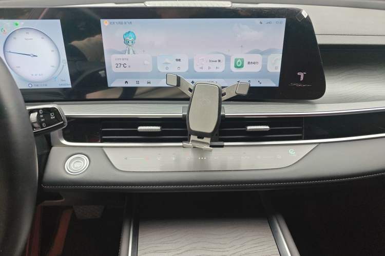 Used Chery Tiggo 8 PRO New Energy 2023 Champion Edition 1.5T 100km Glory Version Audio And AC Panel