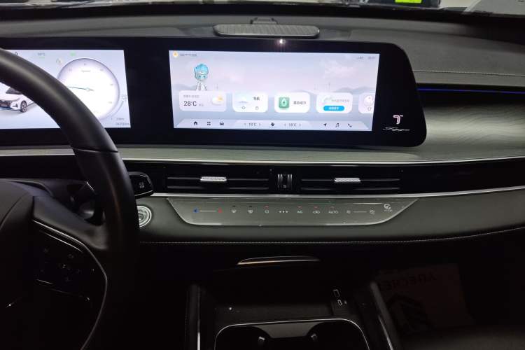Used Chery Tiggo 8 PRO New Energy 2023 Champion Edition 1.5T 100km Glory Version Audio And AC Panel