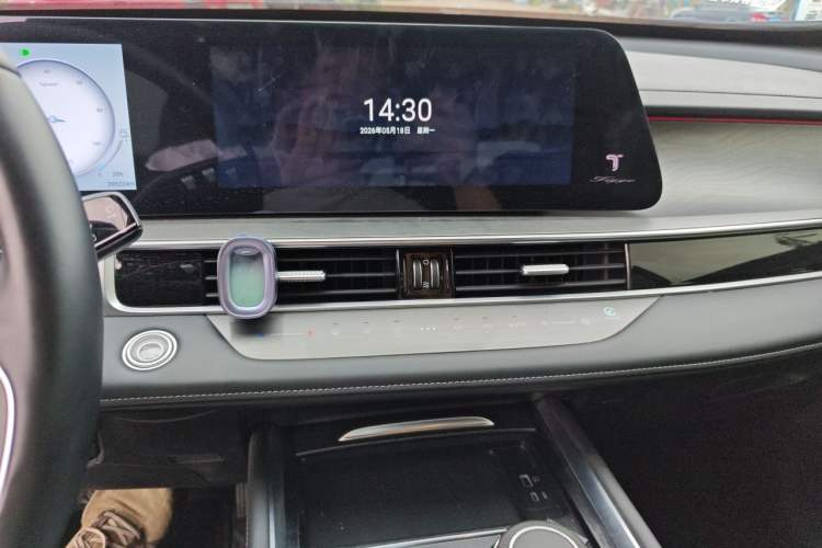 Used Chery Tiggo 8 PRO New Energy 2023 Champion Edition 1.5T 100km Glory Version Audio And AC Panel