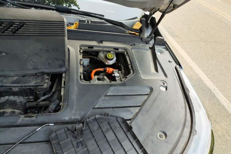 Used Chery Tiggo 8 PRO New Energy 2023 Champion Edition 1.5T 100km Glory Version Engine Bay Left