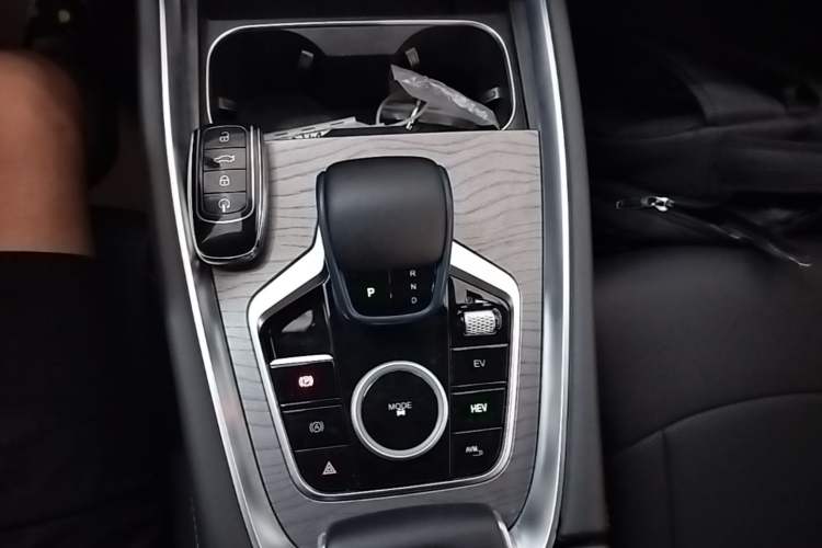 Used Chery Tiggo 8 PRO New Energy 2023 Champion Edition 1.5T 100km Glory Version Gear Lever