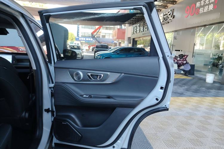 Used Chery Tiggo 8 PRO New Energy 2023 Champion Edition 1.5T 100km Glory Version Interior 4