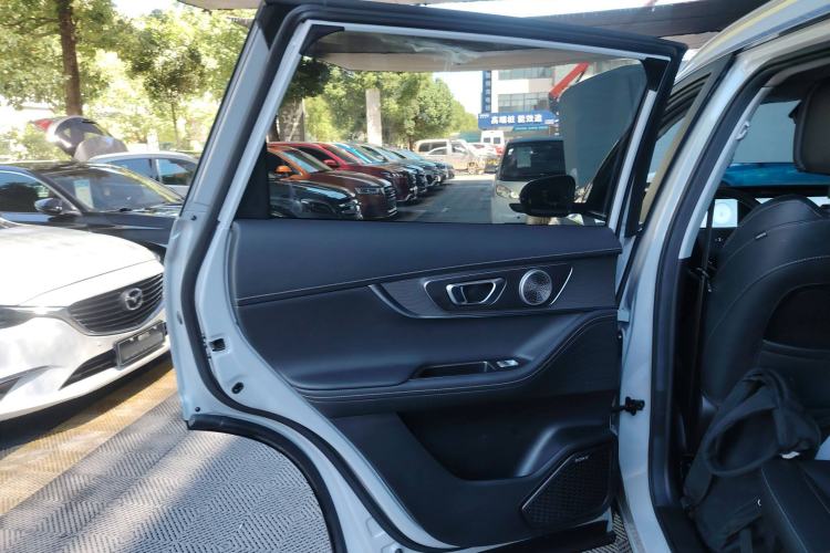 Used Chery Tiggo 8 PRO New Energy 2023 Champion Edition 1.5T 100km Glory Version Interior 6