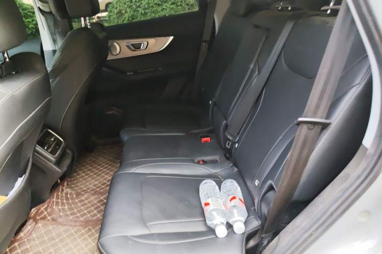 Used Chery Tiggo 8 PRO New Energy 2023 Champion Edition 1.5T 100km Glory Version Left Rear Seat
