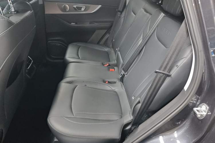 Used Chery Tiggo 8 PRO New Energy 2023 Champion Edition 1.5T 100km Glory Version Left Rear Seat