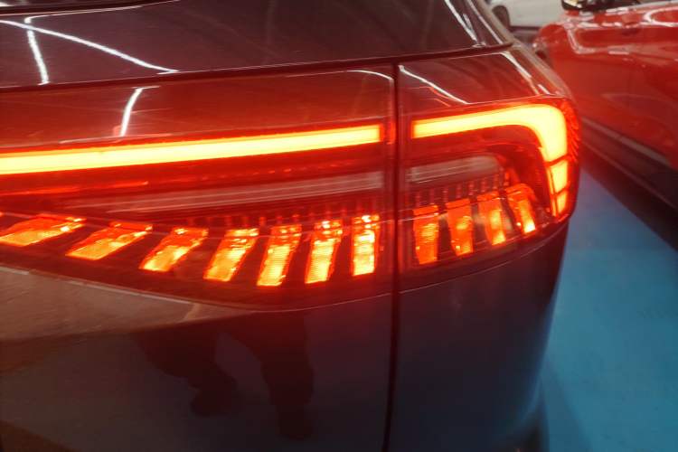 Used Chery Tiggo 8 PRO New Energy 2023 Champion Edition 1.5T 100km King's Version Right Rear Taillight