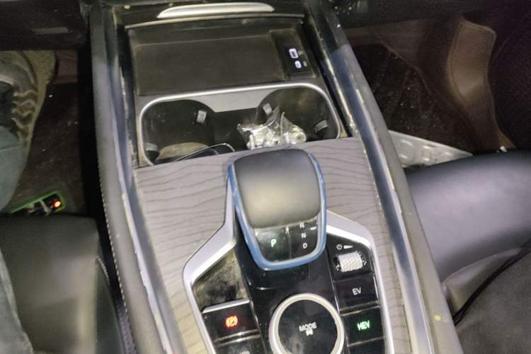Used Chery Tiggo 8 PRO New Energy 2023 Champion Edition 1.5T 100km Glory Version Gear Lever