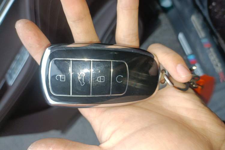 Used Chery Tiggo 8 PRO New Energy 2023 Champion Edition 1.5T 100km King's Version Interior 1