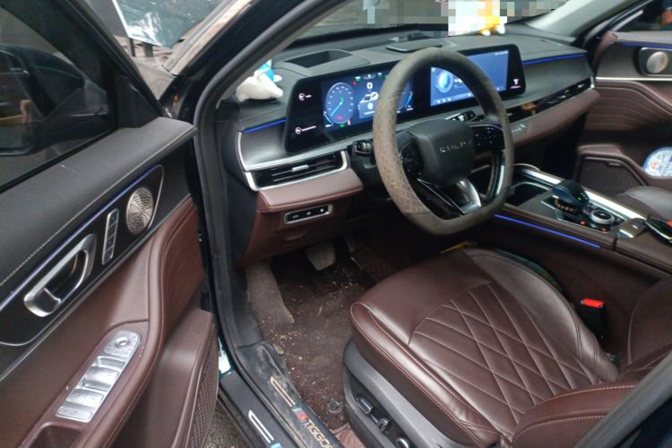 Used Chery Tiggo 8 PRO New Energy 2023 Champion Edition 1.5T 100km King's Version Interior 3