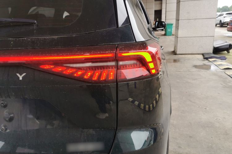 Used Chery Tiggo 8 PRO New Energy 2023 Champion Edition 1.5T 100km King's Version Right Rear Taillight