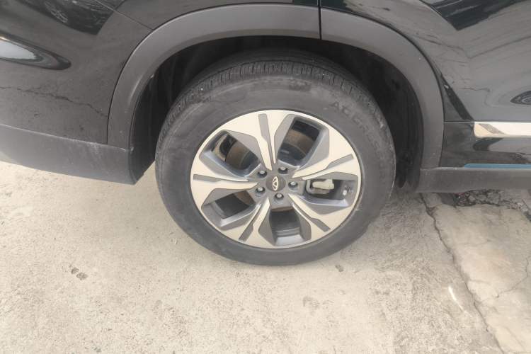 Used Chery Tiggo 8 PRO New Energy 2023 Champion Edition 1.5T 100km King's Version Right Rear Wheel Hub