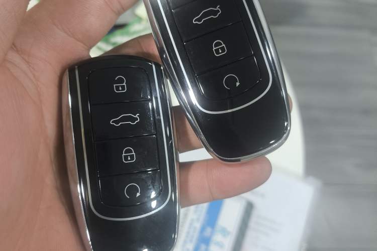 Used Chery Tiggo 8 PRO New Energy 2023 Champion Edition 1.5T 100km King's Version Vehicle Key