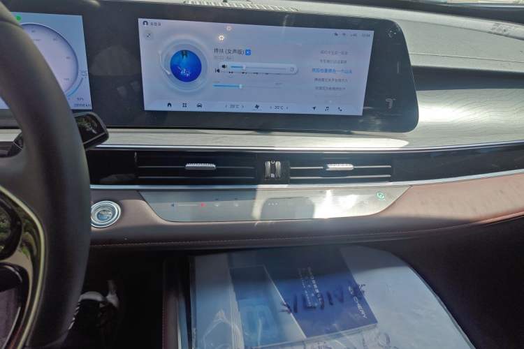 Used Chery Tiggo 8 PRO New Energy 2023 Champion Edition 1.5T 100km King's Version Audio And AC Panel