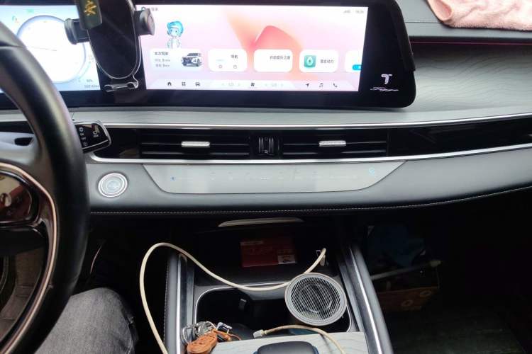 Used Chery Tiggo 8 PRO New Energy 2023 Champion Edition 1.5T 100km Glory Version Audio And AC Panel