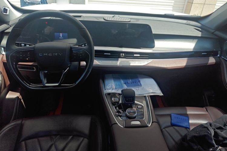 Used Chery Tiggo 8 PRO New Energy 2023 Champion Edition 1.5T 100km King's Version Center Console