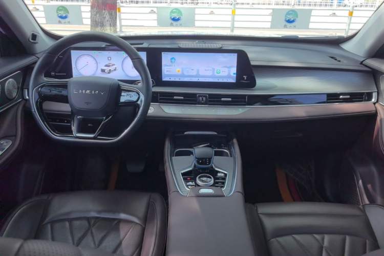Used Chery Tiggo 8 PRO New Energy 2023 Champion Edition 1.5T 100km King's Version Center Console