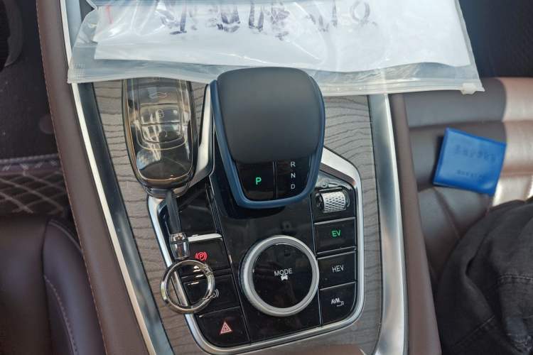 Used Chery Tiggo 8 PRO New Energy 2023 Champion Edition 1.5T 100km King's Version Gear Lever