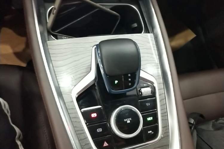 Used Chery Tiggo 8 PRO New Energy 2023 Champion Edition 1.5T 100km King's Version Gear Lever