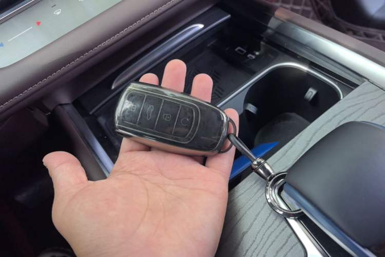 Used Chery Tiggo 8 PRO New Energy 2023 Champion Edition 1.5T 100km King's Version Interior 1