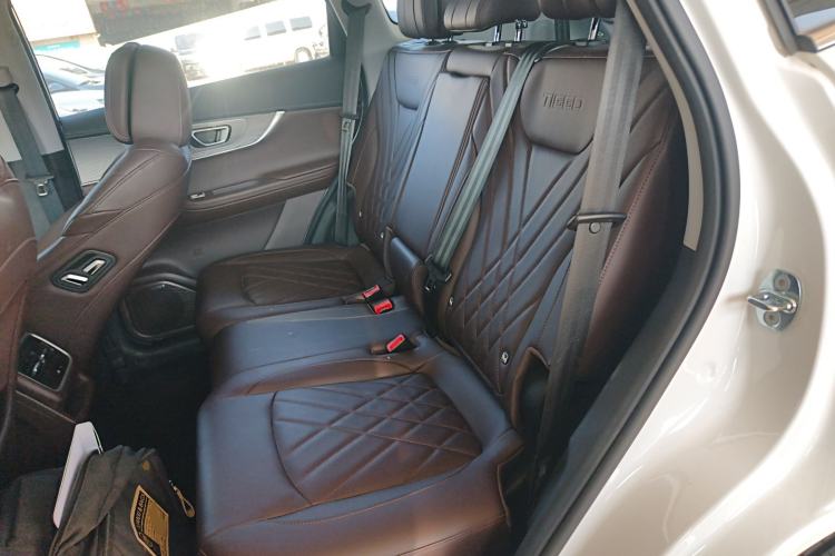 Used Chery Tiggo 8 PRO New Energy 2023 Champion Edition 1.5T 100km King's Version Interior 4