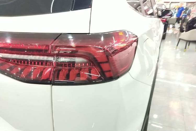 Used Chery Tiggo 8 PRO New Energy 2023 Champion Edition 1.5T 100km King's Version Right Rear Taillight
