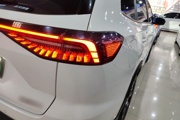Used Chery Tiggo 8 PRO New Energy 2023 Champion Edition 1.5T 100km Glory Version Right Rear Taillight